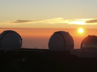 Observation du lever de soleil au Mauna Kea