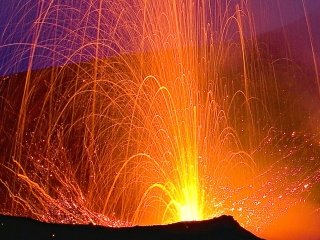 Ascension OPTIONNELLE du volcan Stromboli